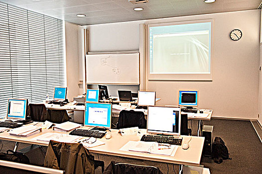 电脑,桌子,教室