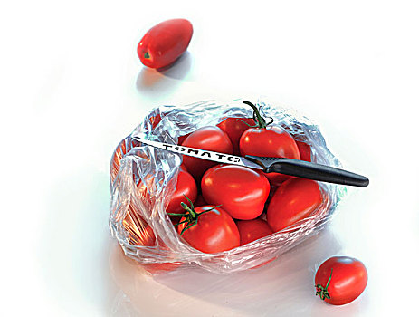 西红柿,塑料袋,刀