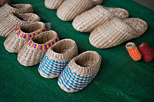编织草鞋