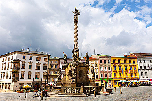 奥洛穆茨圣三柱,捷克共和国