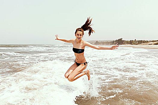 少女,跳躍,海洋,果阿,印度,亞洲