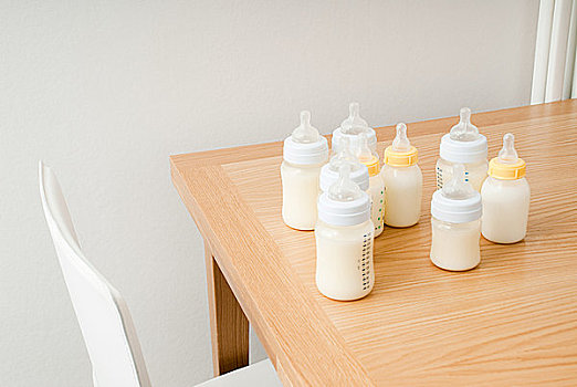 瓶子,婴儿,牛奶,桌上