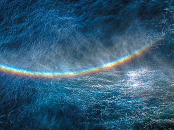 北海彩虹图片