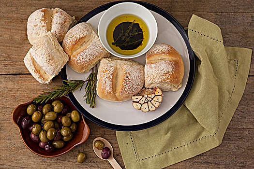 俯视,面包,盘子,橄榄,桌上