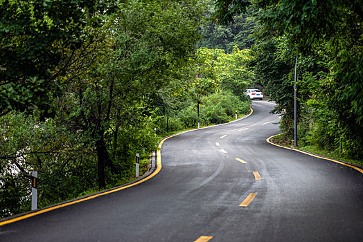 山間公路