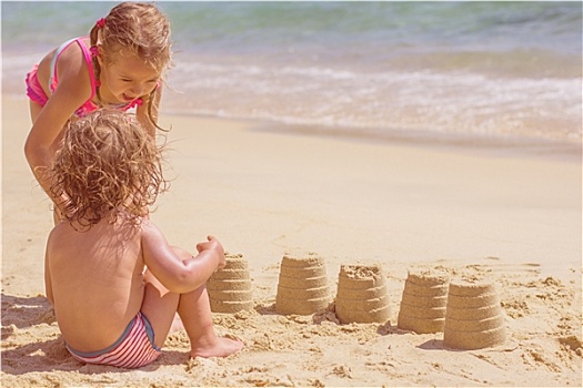 小,女孩,玩,海滩