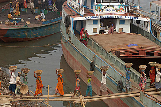劳工,卸载,市场,达卡,孟加拉,一月,2006年