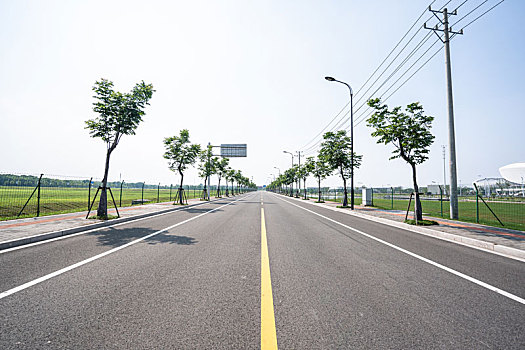 空旷,柏油马路