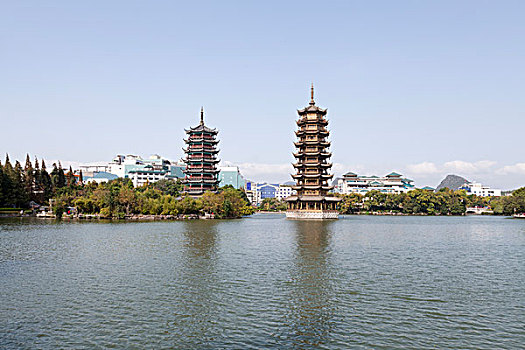桂林漓江标志建筑日月塔