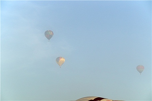 三个,热气球,雾