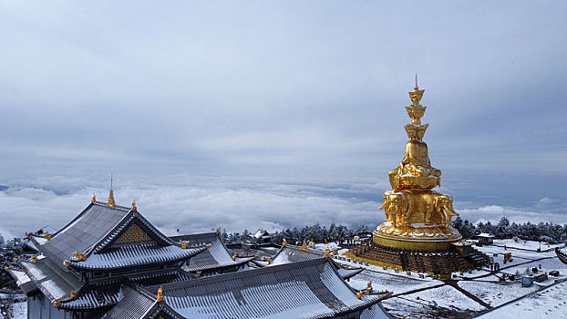 航拍四川峨眉山冬日云海雪中大气美景