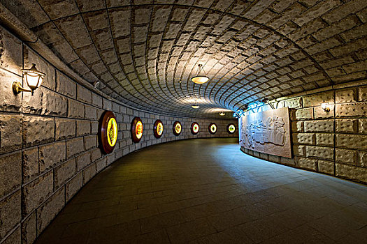 地下酒窖走廊
