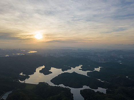 清晨惠州红花湖景区日出航拍风光
