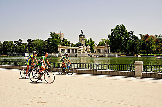 骑车,正面,纪念建筑,公园,马德里,西班牙,伊比利亚半岛,欧洲