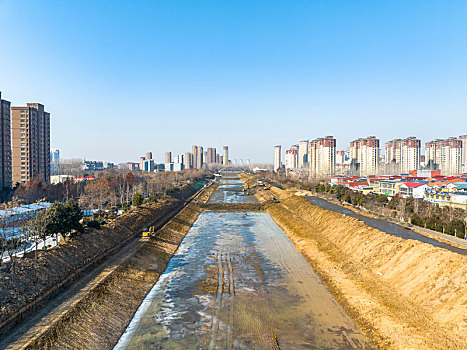 江苏东海,河道生态治理施工忙