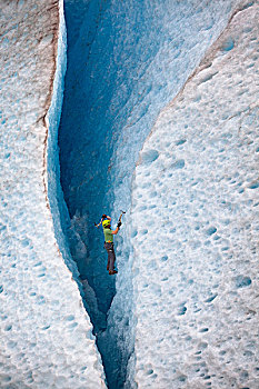 攀冰者,缝隙,棉田豪冰河,靠近,东南阿拉斯加,夏天