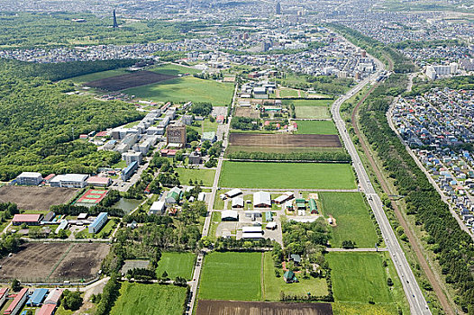 大学,空中