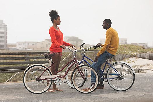 情侣,互动,相互,拿着,自行车