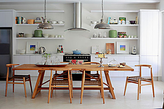 坚实,木头,餐桌,椅子,厨房,白色,合适,柜子,架子