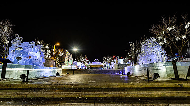 中国长春世界雕塑公园冰雪乐园夜景