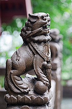 重庆宝轮寺的石头狮子