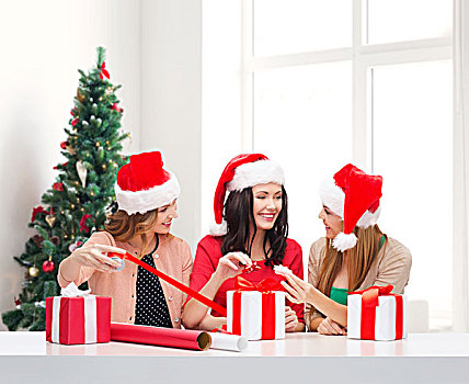 休假,庆贺,装饰,人,概念,微笑,女人,圣诞老人,帽子,纸,礼盒,上方,客厅,圣诞树,背景