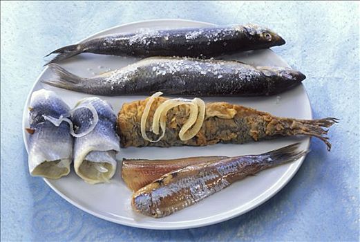 香料醋渍鲱鱼卷,鲱鱼片,咸味,青鱼