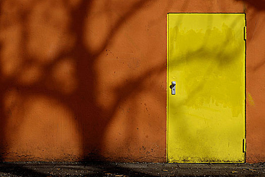 墙壁,橙色,黄色,建筑,门,入口,出口,进入,象征,道路,室外,紧急出口,多彩,影子,树,抽象,户外