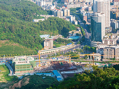 远眺2017年时的惠州一场三馆建设工地