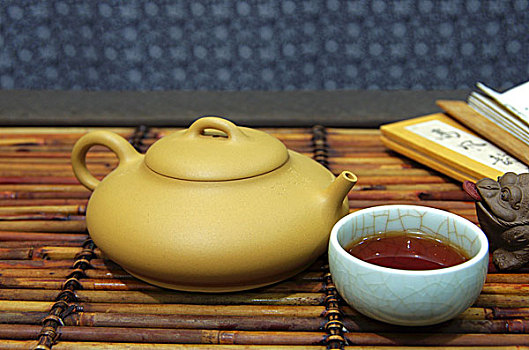 紫砂壶和茶具