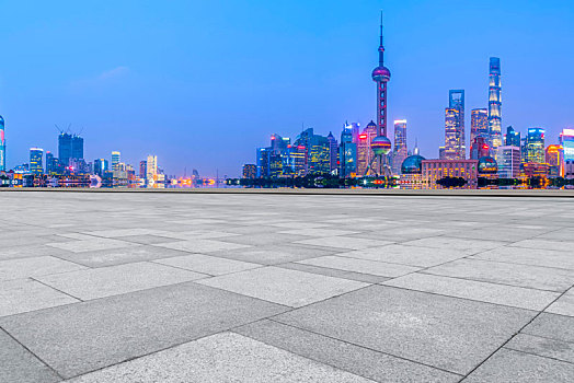 地砖道路和上海陆家嘴天际线夜景