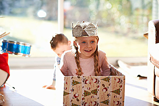 女孩,坐,纸箱,圣诞节