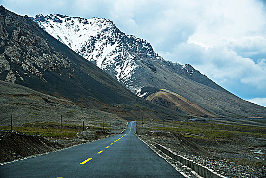 雪山草原公路