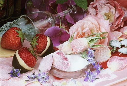 草莓,杏仁蛋白软糖,巧克力,食用花卉,糖