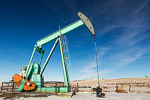大,石油井架,积雪,地点,山麓,蓝天,云,背景,艾伯塔省,加拿大