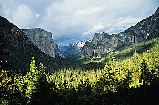 美国,优胜美地国家公园,加利福尼亚,优胜美地山谷,船长峰,婚纱瀑