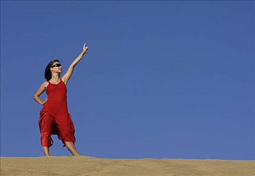女孩,红裙,沙滩,沙丘