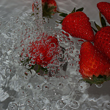 水与草莓4