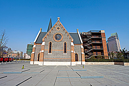 上海外滩的历史建筑,原新天安堂,原为天主教新天安堂,又名联合礼拜堂,于1886年建成,1901年扩建,由道达尔设计,防维多利亚时期罗马式建筑风格