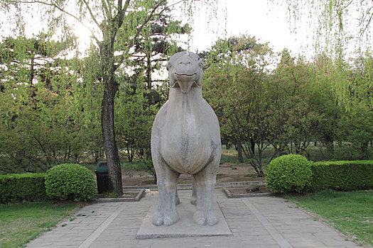 北京昌平明十三陵神道石像生,骆驼
