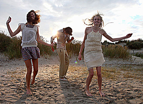 朋友,跳舞,海滩,日落