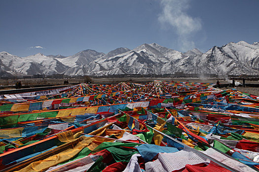 西藏雪山金幡