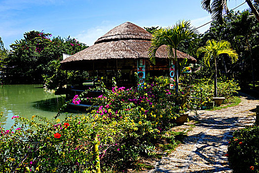 越南芽庄温泉中心优美景致和特色泥浆浴