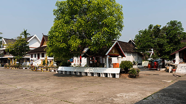 老挝琅勃拉邦玄通寺内建筑