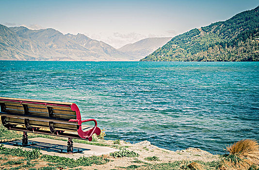 公园长椅,瓦卡蒂普湖