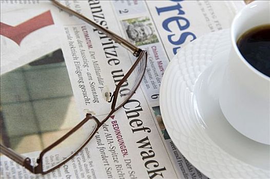 咖啡杯,一对,眼镜,报纸