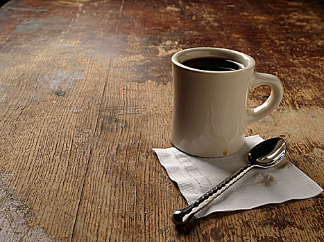 咖啡杯,餐巾,勺子,乡村,木桌子