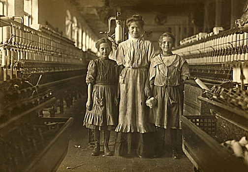 三个,孩子,工人,女孩,左边,10岁,老,右边,罗得斯,制造,北卡罗来纳,美国,国家,童工,十一月,职业,历史