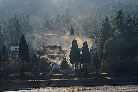 树,蓝,背景,池塘,倒影,烟,枯枝,寺庙,太阳,阳光,水,岸,淤泥,泥潭,村庄,山岗