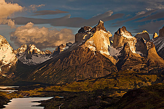黎明,高处,拉哥裴赫湖,托雷德裴恩国家公园,巴塔哥尼亚,智利